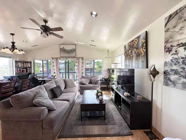 Listing Image for 268 Palanehe St 8 of 30