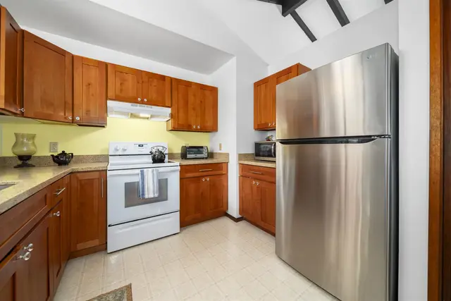 Listing Image for 254 Kapuahi St 10 of 50