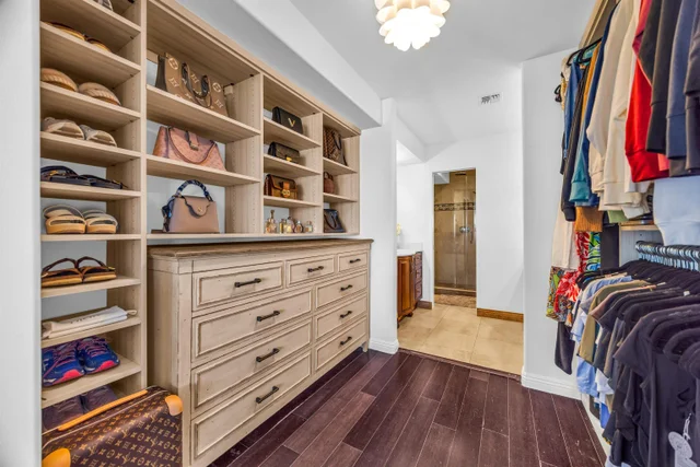 Listing Image for 40 Kapalulu Pl 16 of 45