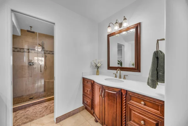 Listing Image for 40 Kapalulu Pl 18 of 45