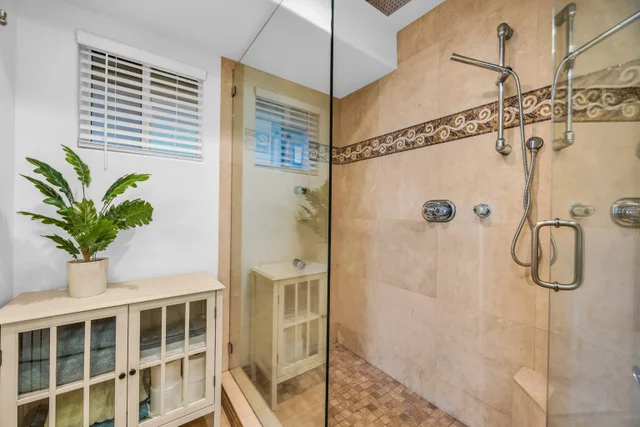 Listing Image for 40 Kapalulu Pl 20 of 45