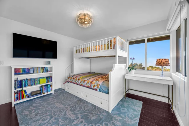 Listing Image for 40 Kapalulu Pl 34 of 45