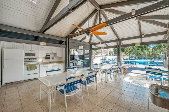 Listing Image for 1299 Uluniu Rd F203 35 of 47