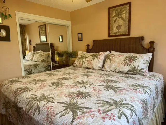 Listing Image for 1000 Kamehameha V Hwy 223b 13 of 30
