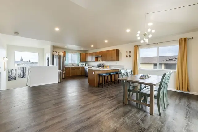 Listing Image for 127 Tam Yau Pl 12 of 27