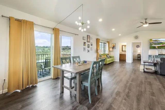 Listing Image for 127 Tam Yau Pl 15 of 27