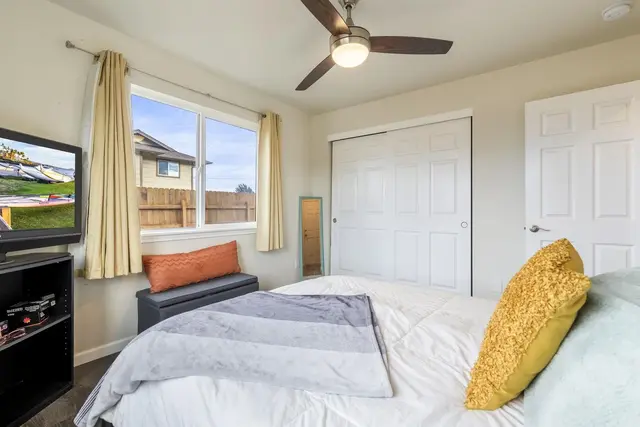Listing Image for 127 Tam Yau Pl 17 of 27