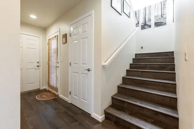 Listing Image for 127 Tam Yau Pl 21 of 27