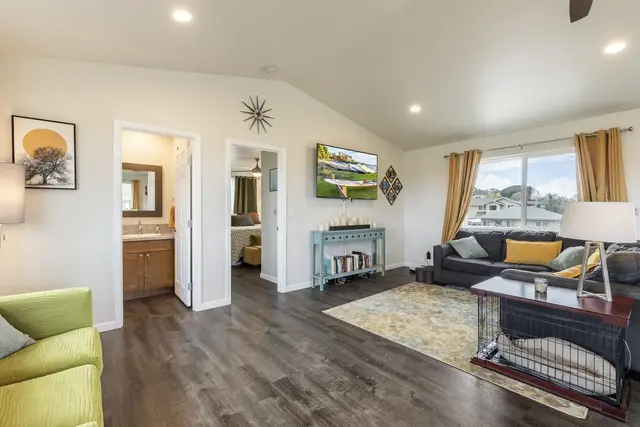 Listing Image for 127 Tam Yau Pl 6 of 27