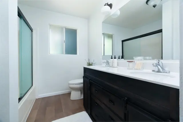 Listing Image for 2830 W Lelehuna Pl 16 of 34