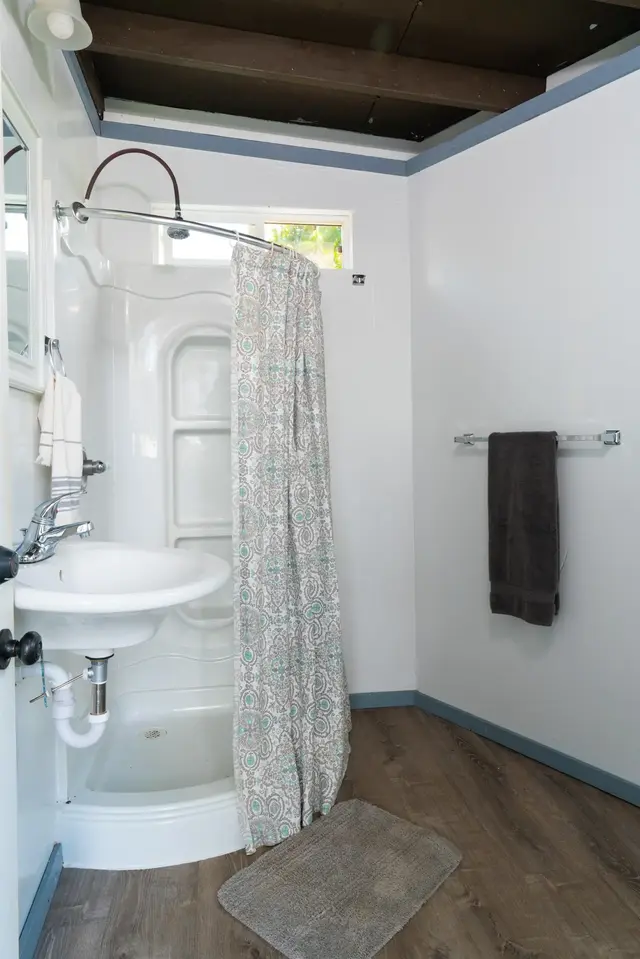 Listing Image for 2830 W Lelehuna Pl 33 of 34