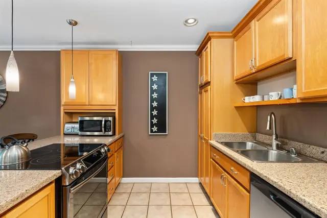 Listing Image for 3559 Lower Honoapiilani Rd 2g 7 of 33
