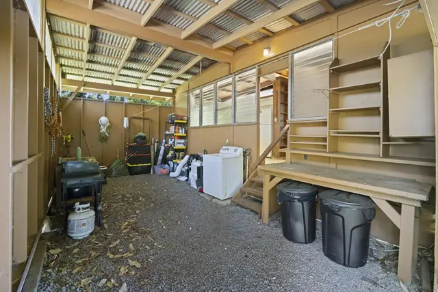 Listing Image for 100 E Kuiaha Rd 25 of 31