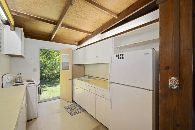Listing Image for 100 E Kuiaha Rd 9 of 31