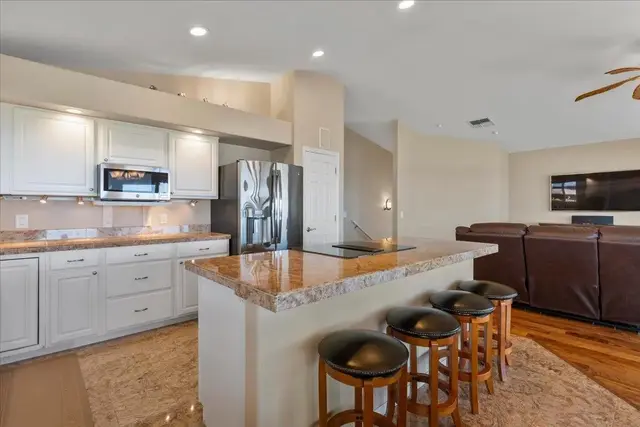 Listing Image for 41 Poinciana Dr 10 of 50