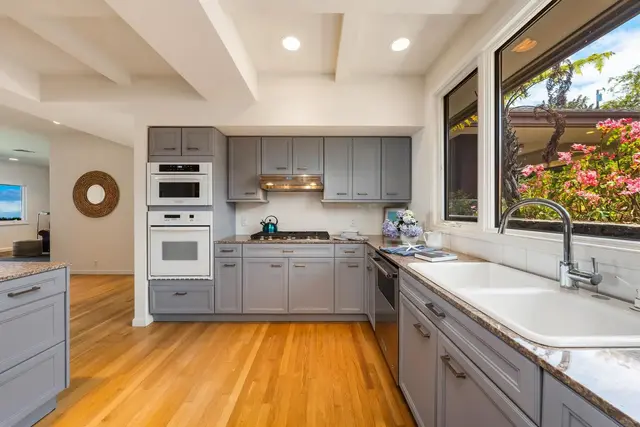 Listing Image for 25 Napoko Pl 17 of 36