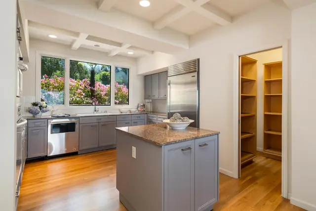 Listing Image for 25 Napoko Pl 18 of 36