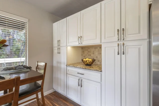 Listing Image for 140 Uwapo Rd 25-202 7 of 50