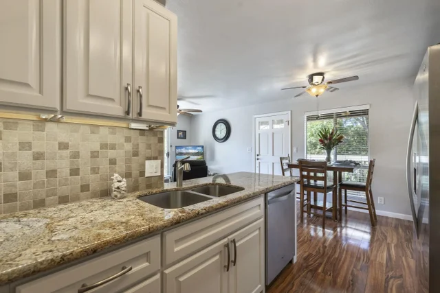 Listing Image for 140 Uwapo Rd 25-202 8 of 50