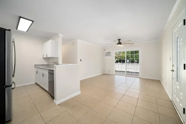 Listing Image for 140 Uwapo Rd 48-102 14 of 50