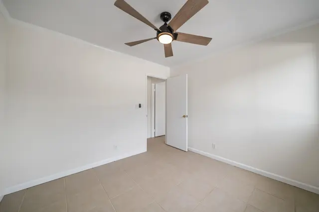 Listing Image for 140 Uwapo Rd 48-102 20 of 50
