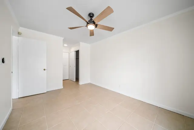 Listing Image for 140 Uwapo Rd 48-102 23 of 50