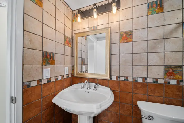 Listing Image for 140 Uwapo Rd 48-102 26 of 50