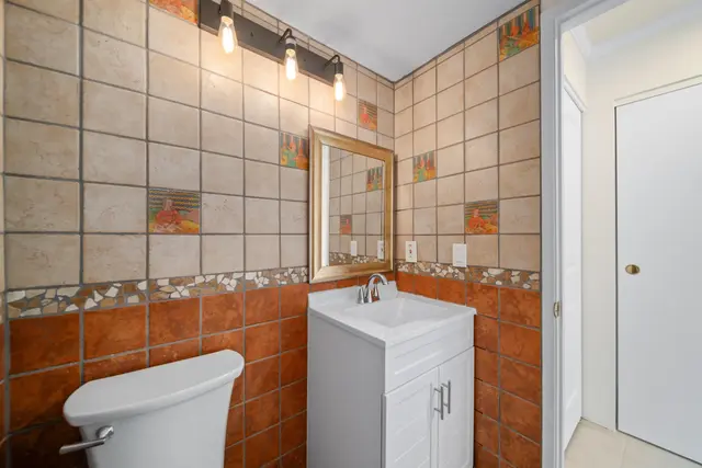 Listing Image for 140 Uwapo Rd 48-102 30 of 50