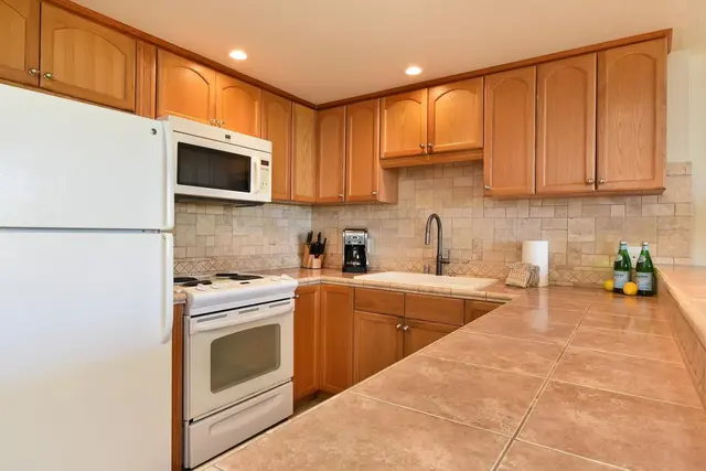 Listing Image for 3543 Lower Honoapiilani Rd H205 8 of 31