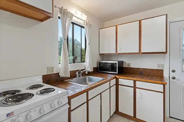 Listing Image for 621 Loulu Way 34 of 50