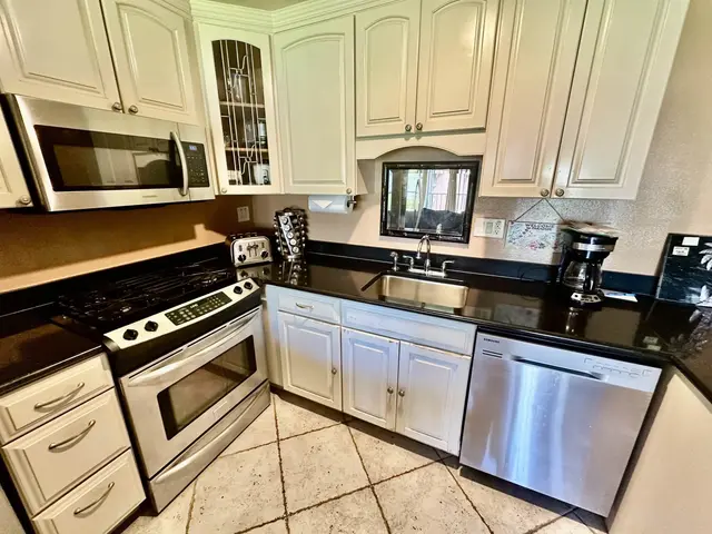 Listing Image for 1000 Kamehameha V Hwy 317b 13 of 36