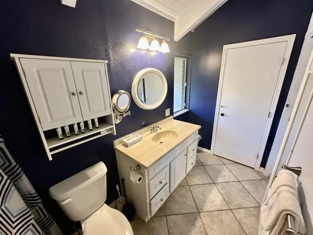 Listing Image for 1000 Kamehameha V Hwy 317b 20 of 36