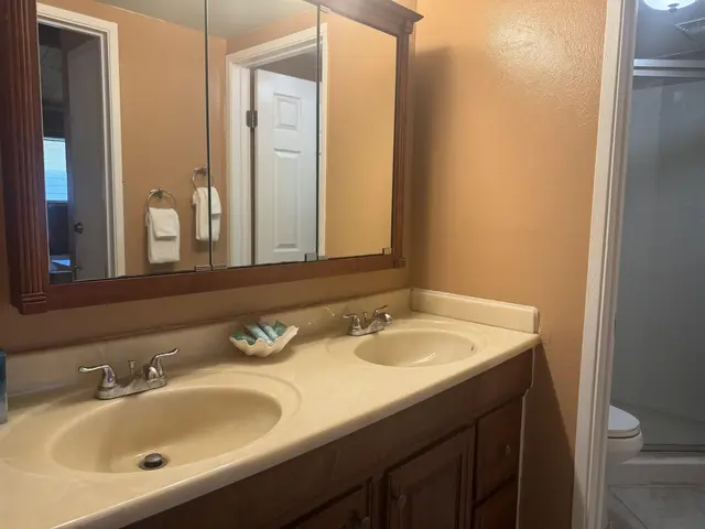 Listing Image for 1000 Kamehameha V Hwy 317b 24 of 36