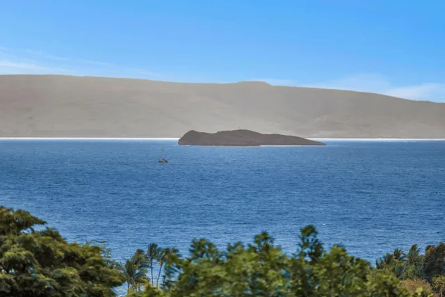 Listing Image for 244 Holomoana Way 17b 2 of 42