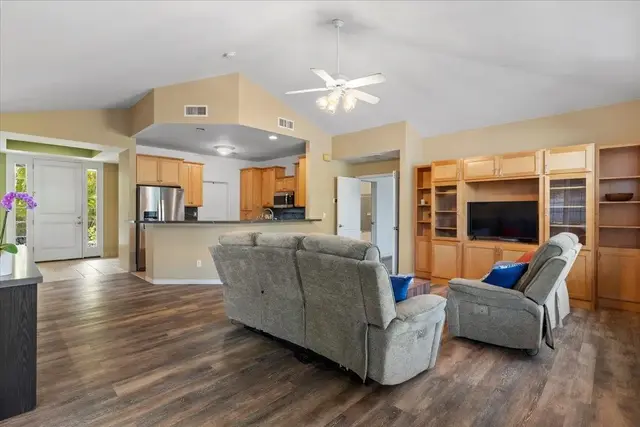 Listing Image for 237 Kuli Puu St 31 of 44