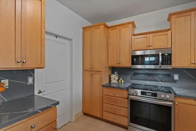 Listing Image for 237 Kuli Puu St 37 of 44