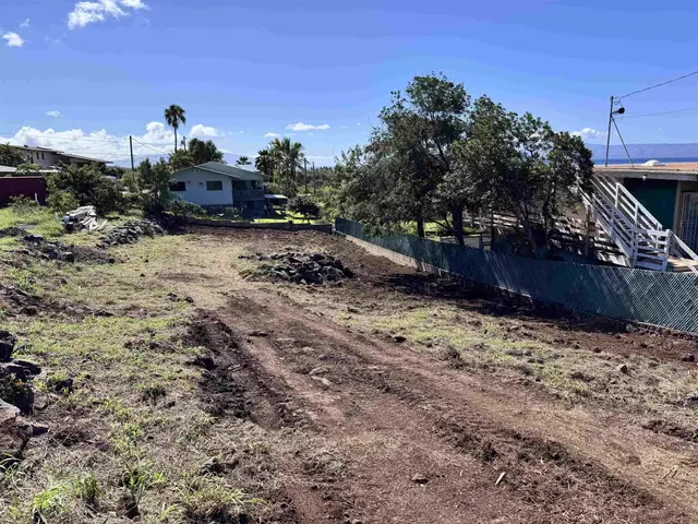 Listing Image for 50 Kamiloloa Pl 3 of 9