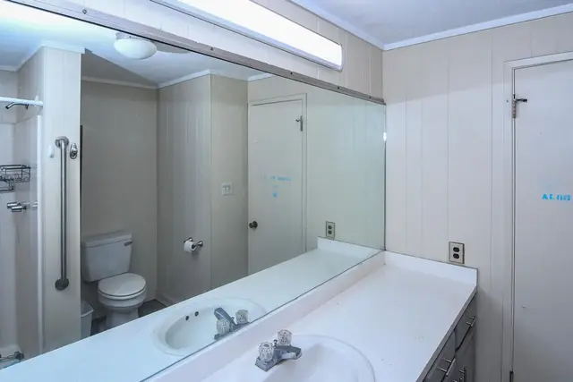 Listing Image for 340 Molokai Hema St 28 of 50