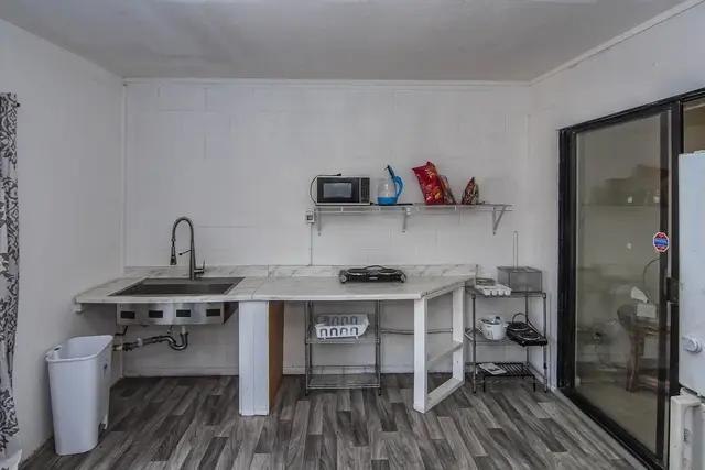 Listing Image for 340 Molokai Hema St 30 of 50