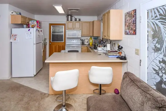 Listing Image for 340 Molokai Hema St 9 of 50