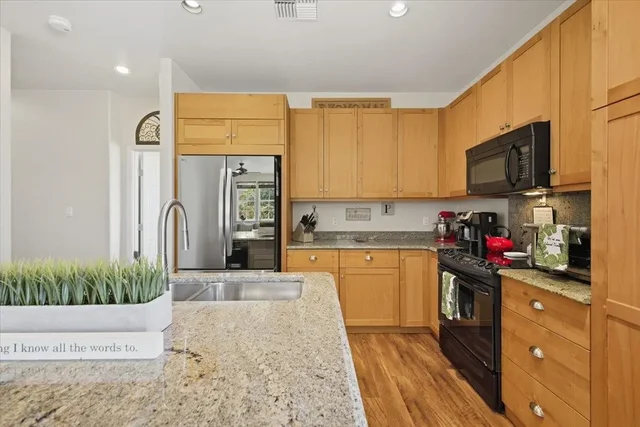 Listing Image for 18 Maka Hou Loop 11 of 42