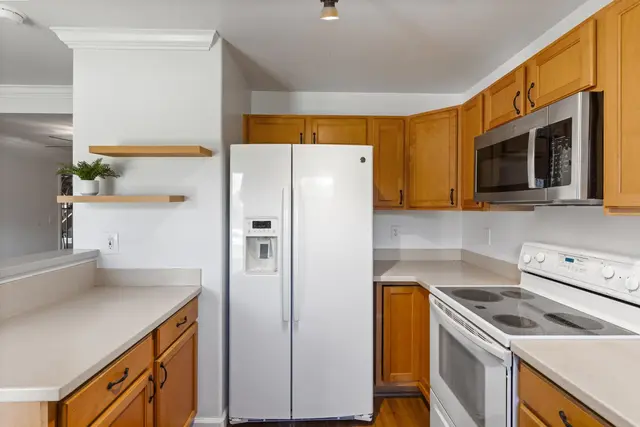 Listing Image for 40 Halili Ln 4m 10 of 43