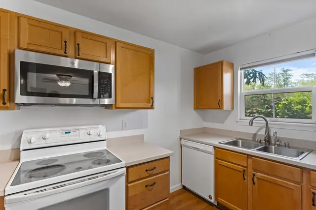 Listing Image for 40 Halili Ln 4m 11 of 43
