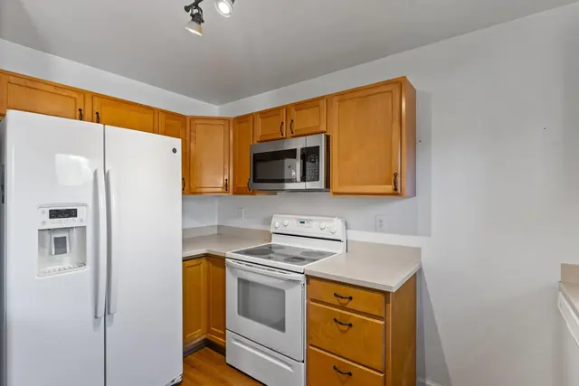 Listing Image for 40 Halili Ln 4m 15 of 43