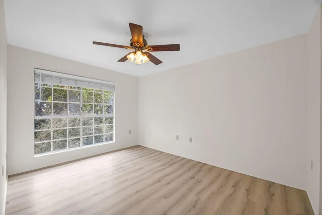 Listing Image for 160 Keonekai Rd 18-202 5 of 25