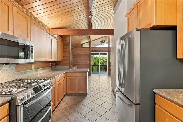 Listing Image for 183 Kapuai Rd 16 of 33