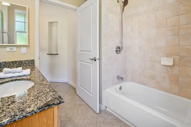Listing Image for 12 Lio Poele Pl 26 of 39
