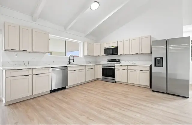 Listing Image for 576 S Papa Ave 2 of 43