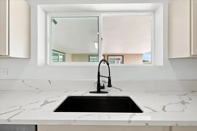 Listing Image for 576 S Papa Ave 9 of 43