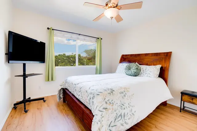 Listing Image for 19 Hooiki St 23 of 35